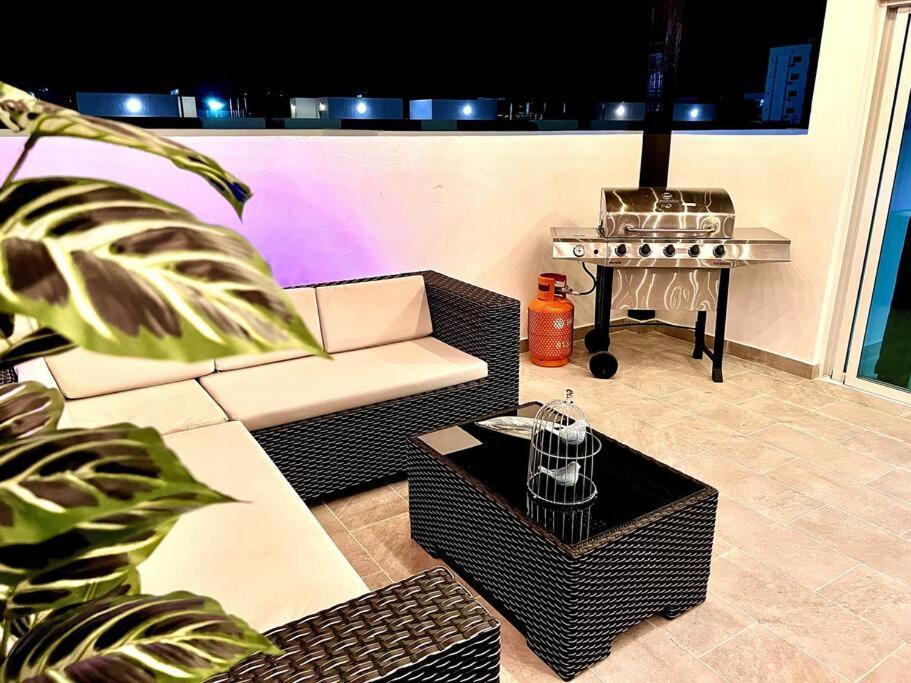 شقة Outstanding Pent House W/Jacuzzi سانتياغو دي لوس كاباليروس المظهر الخارجي الصورة