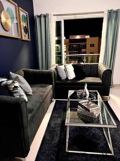 شقة Outstanding Pent House W/Jacuzzi سانتياغو دي لوس كاباليروس المظهر الخارجي الصورة