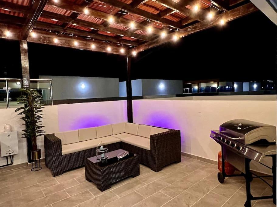 شقة Outstanding Pent House W/Jacuzzi سانتياغو دي لوس كاباليروس المظهر الخارجي الصورة