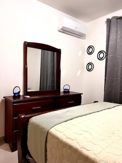 شقة Outstanding Pent House W/Jacuzzi سانتياغو دي لوس كاباليروس المظهر الخارجي الصورة